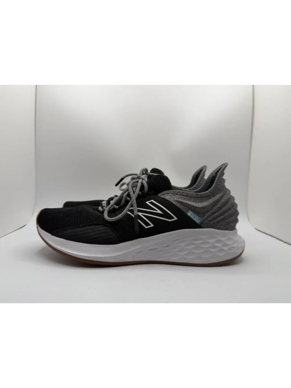 New Balance Fresh Foam Roav Sneakers Women Size 10 Black/Grey Low Top Lace Up - Picture 8 of 16